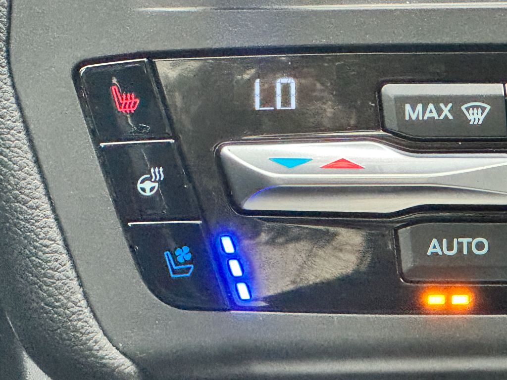 2020 Ford Explorer Limited - Photo 17